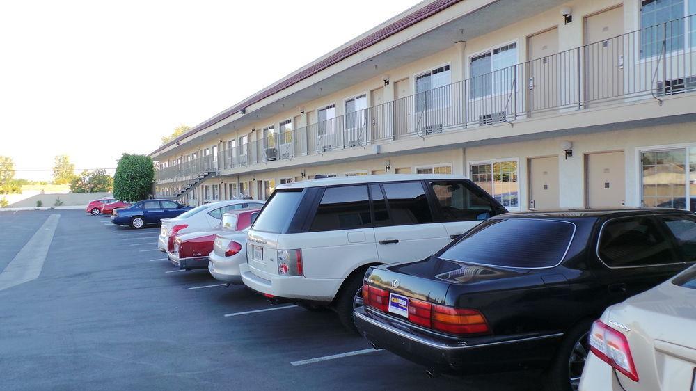 The Dixie Orange County Hotel Stanton Exterior photo