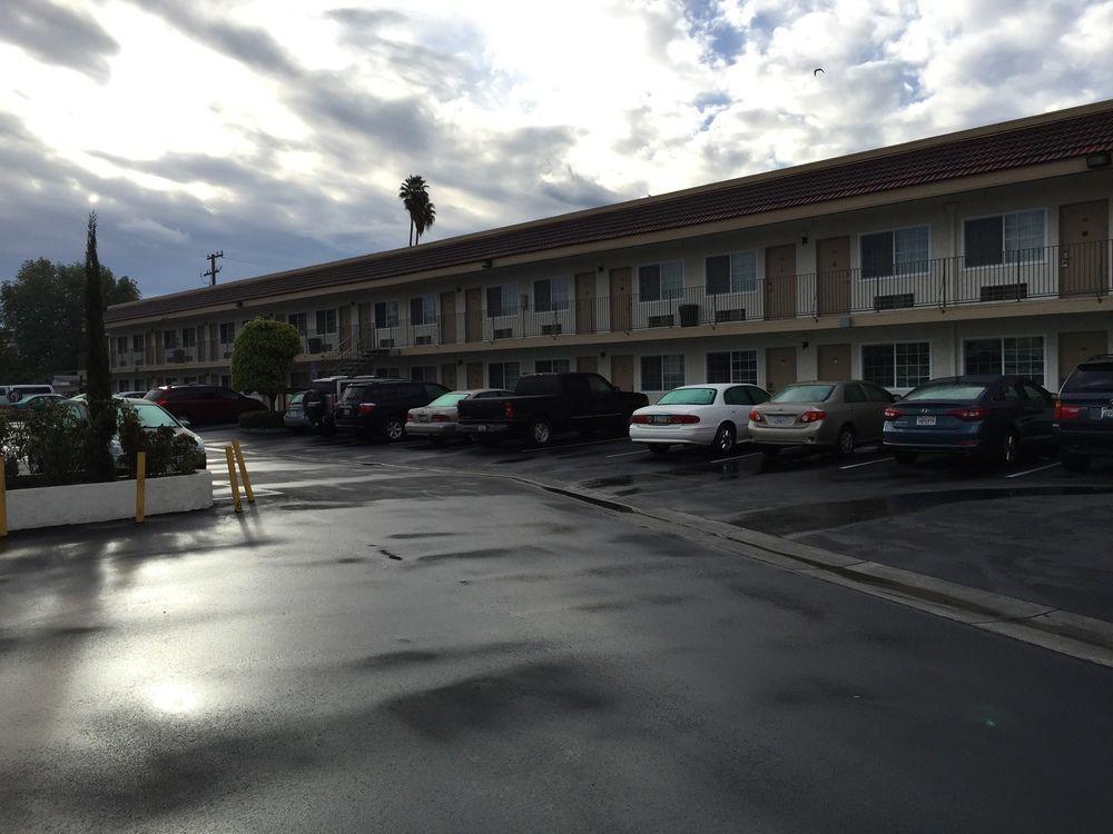 The Dixie Orange County Hotel Stanton Exterior photo