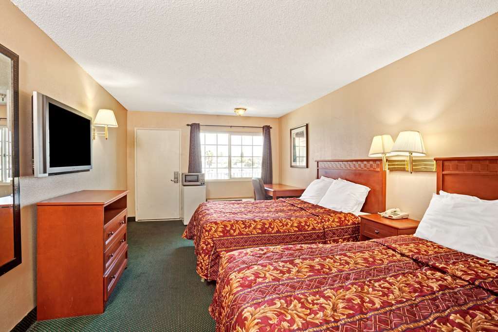 The Dixie Orange County Hotel Stanton Room photo